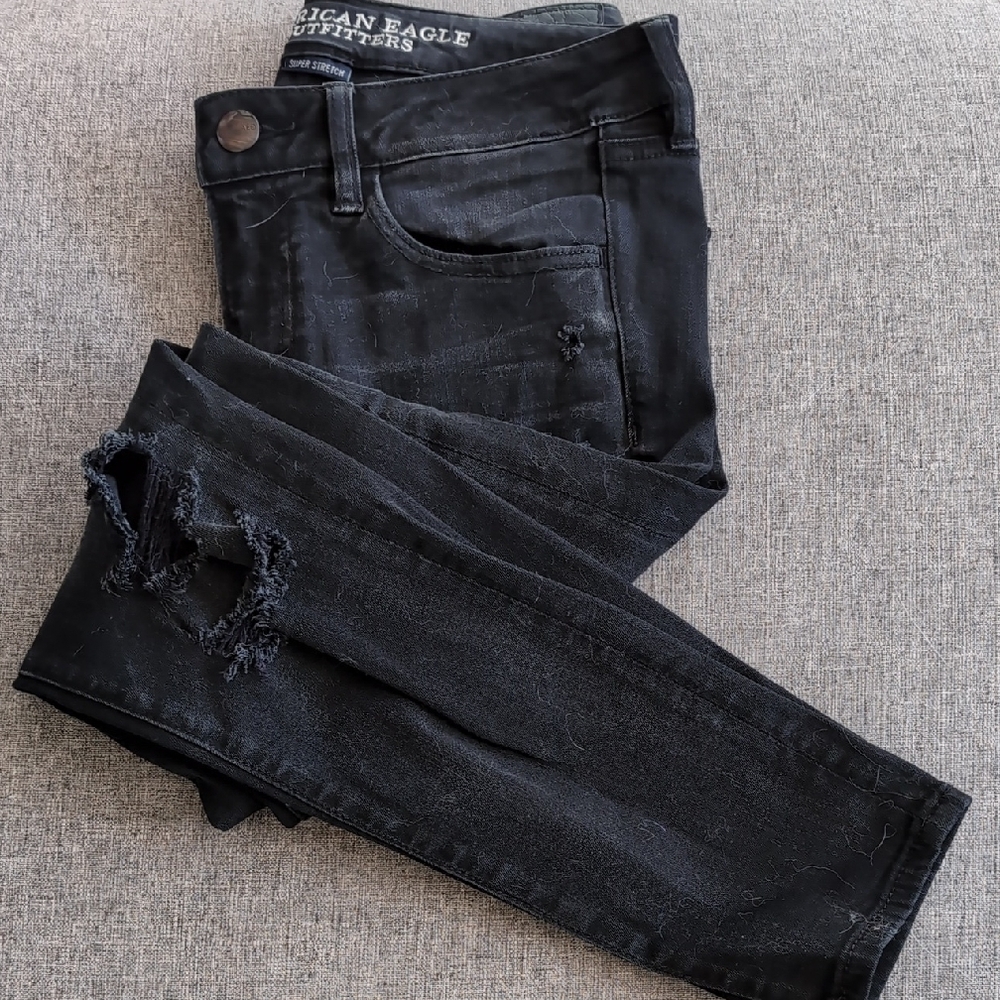 American Eagle Outfitters Women's Black Distressed Jeans